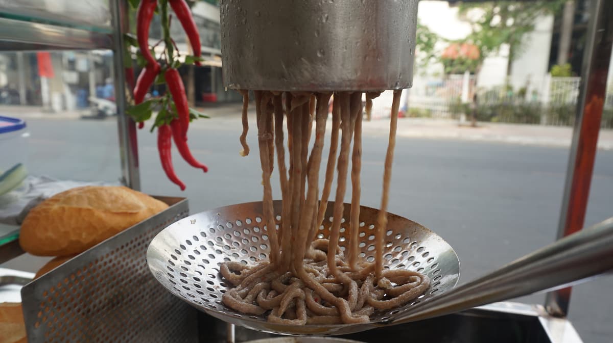 Bánh mì making process